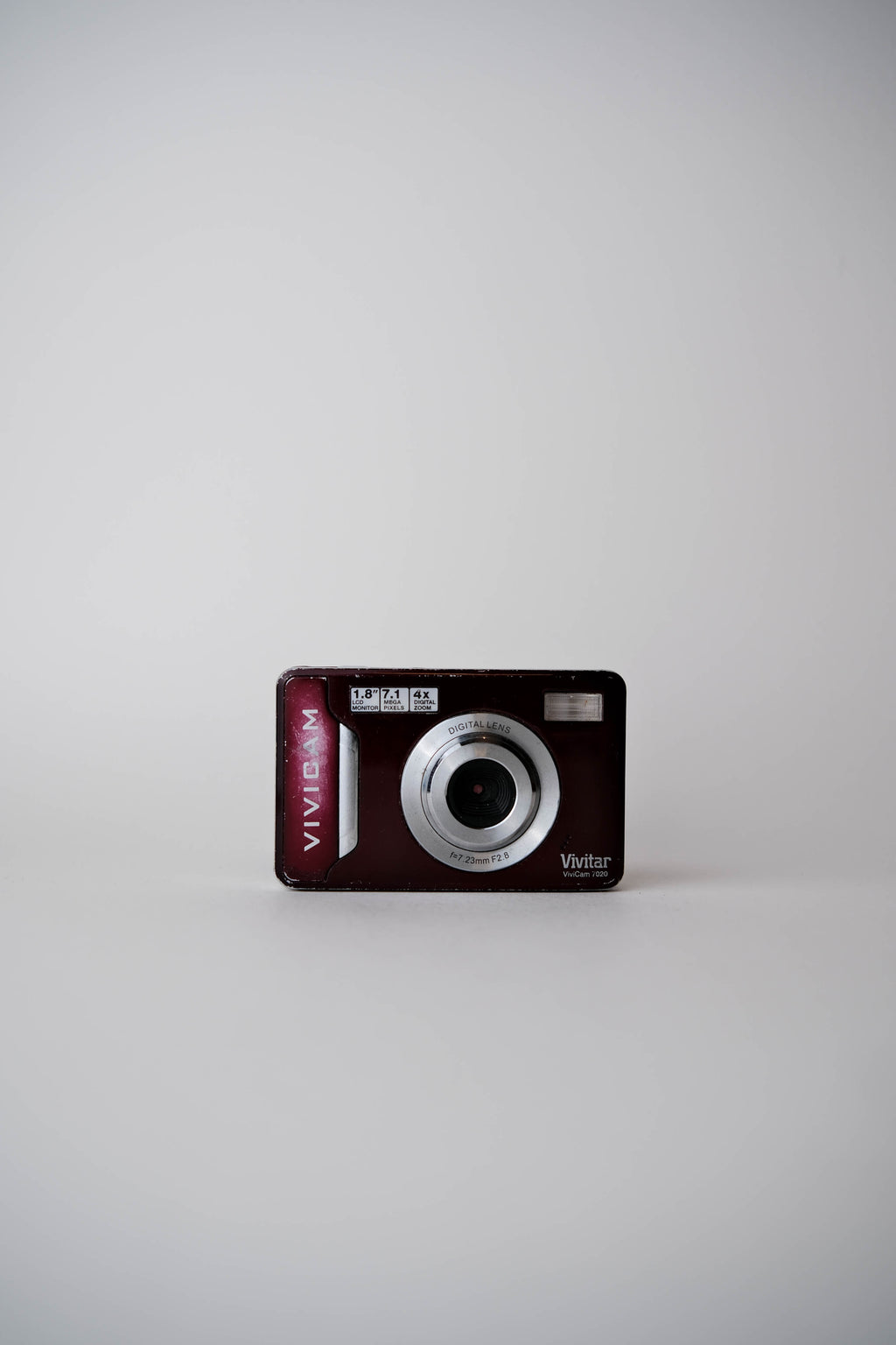 Vivitar 7020