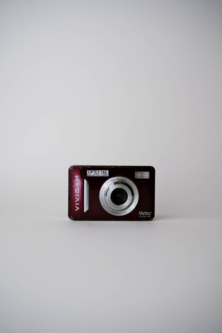 Vivitar 7020