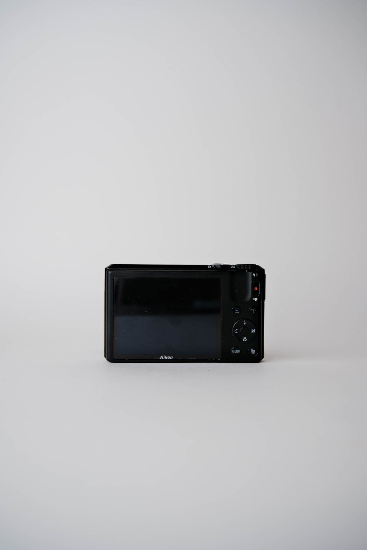 Nikon Coolpix S7000