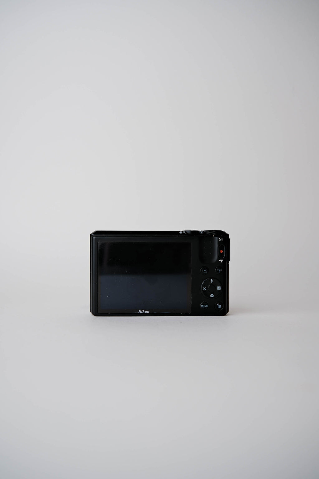 Nikon Coolpix S7000