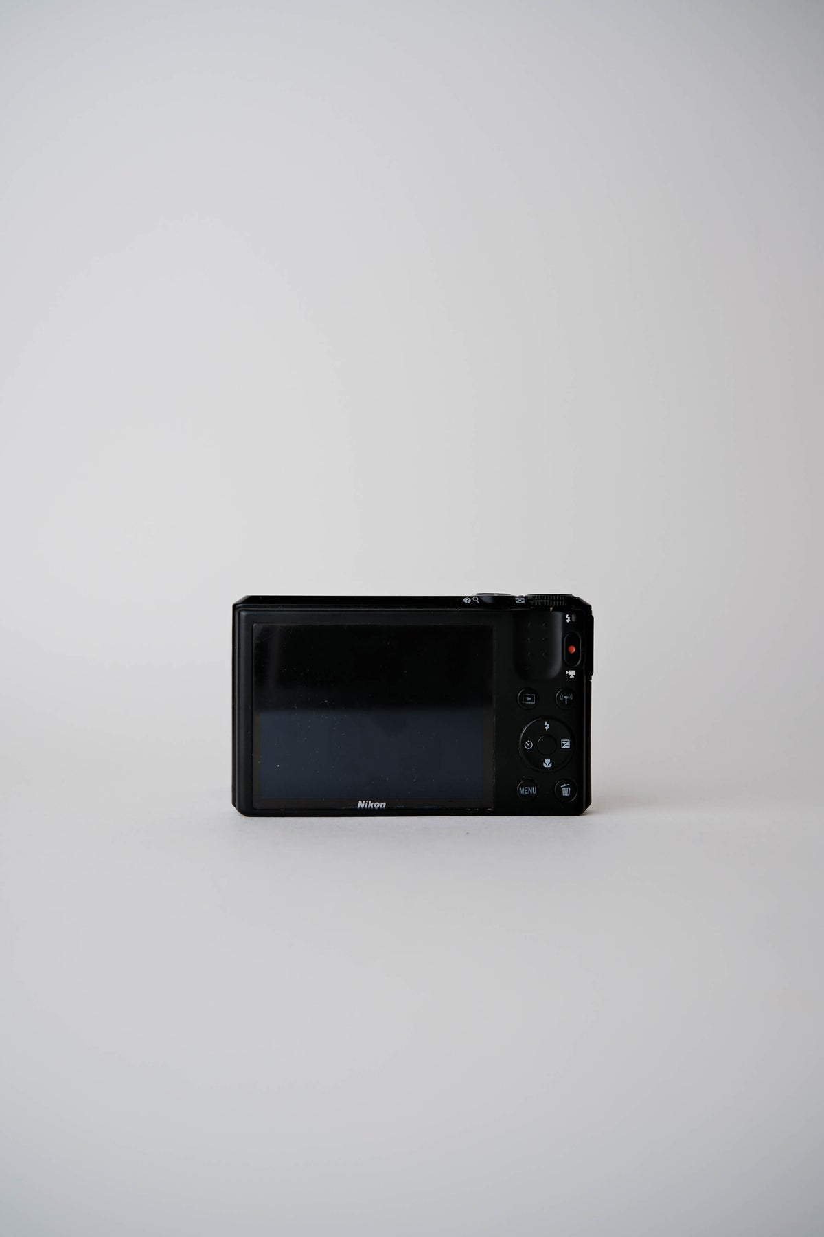 Nikon Coolpix S7000