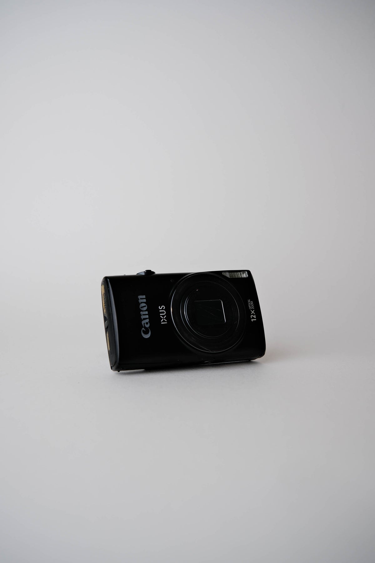 Canon IXY 650